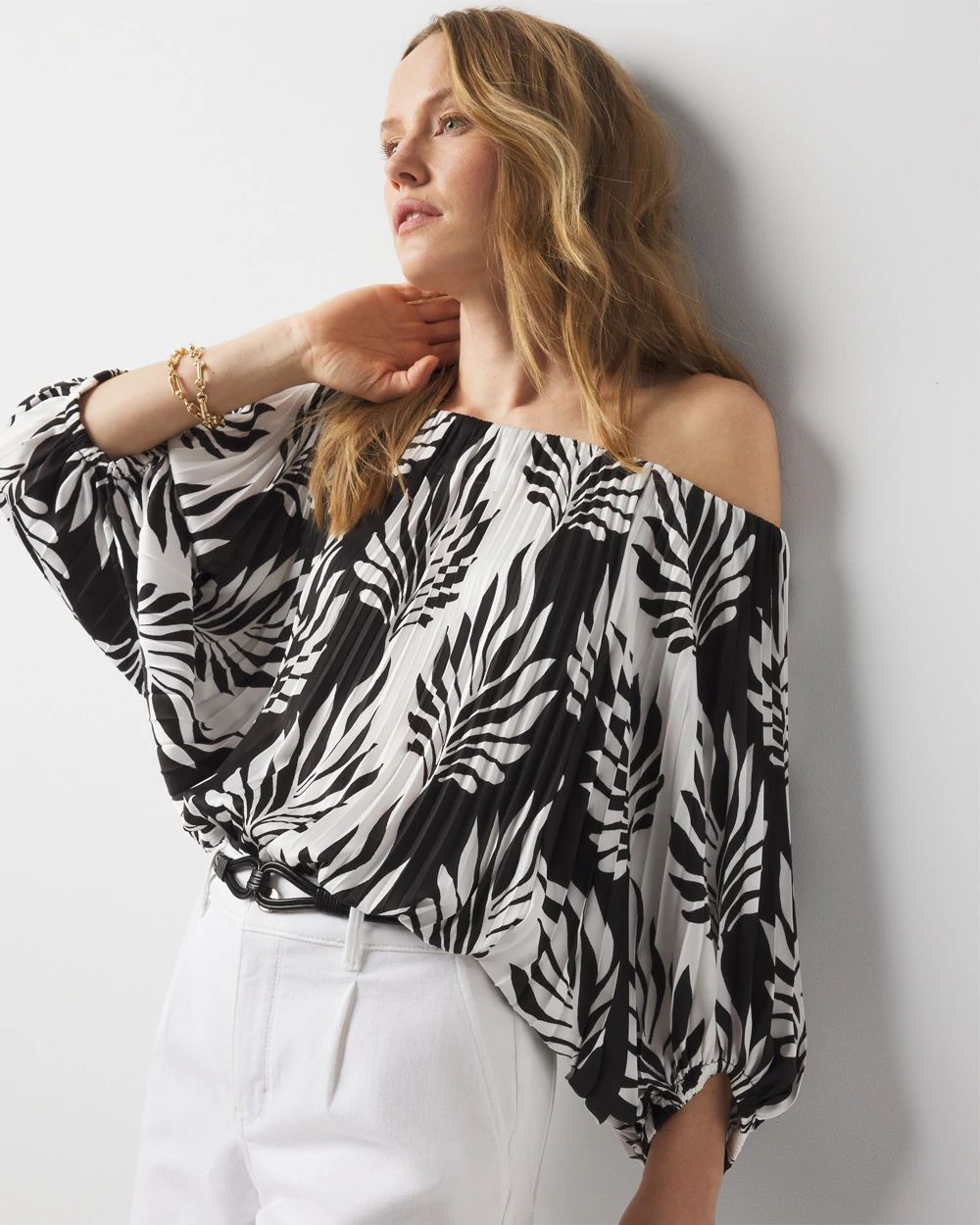 CORRUGATED BLACK BLOUSE WITH KIMONO SLEEVES